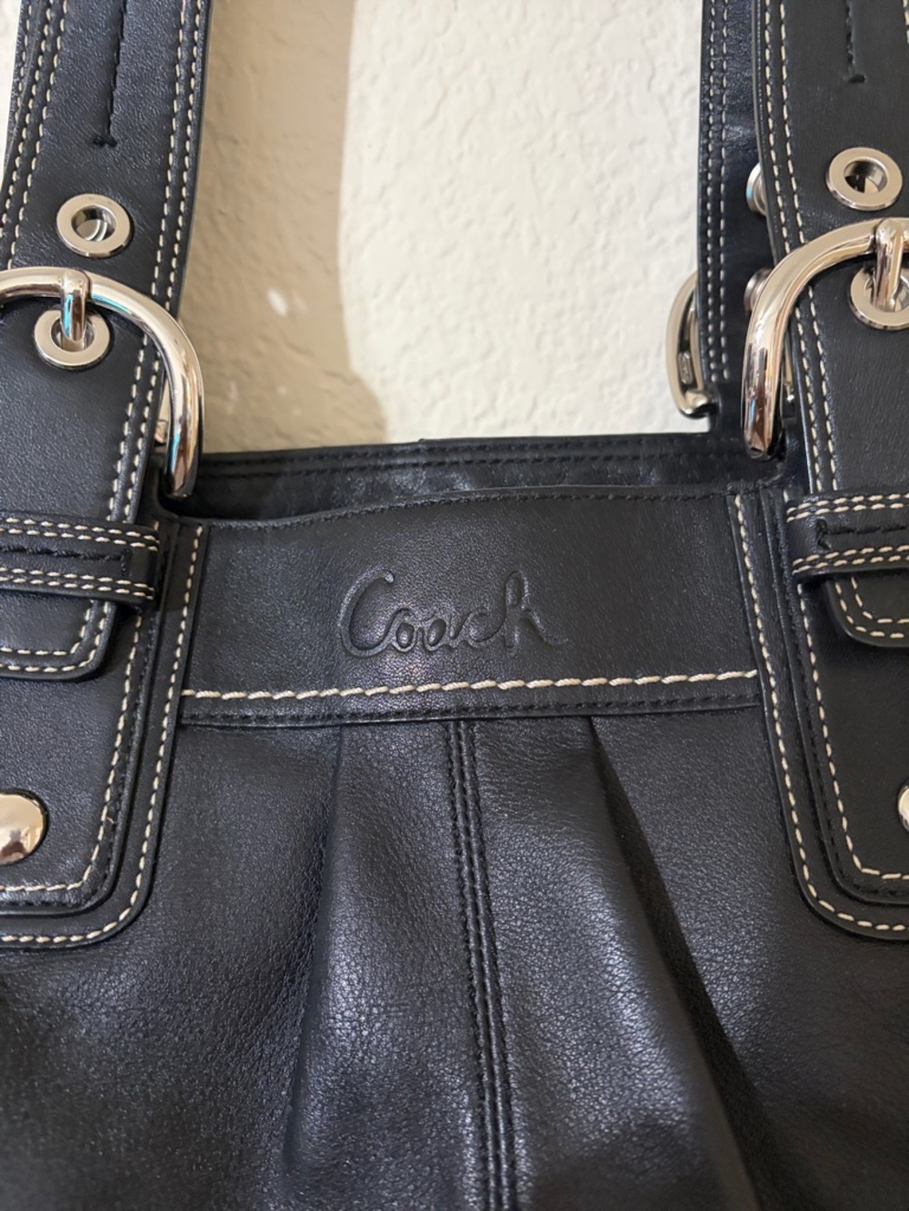 Coach Black Leather Shoulder Bag with White Contrast Stitching - Picture 3 of 16